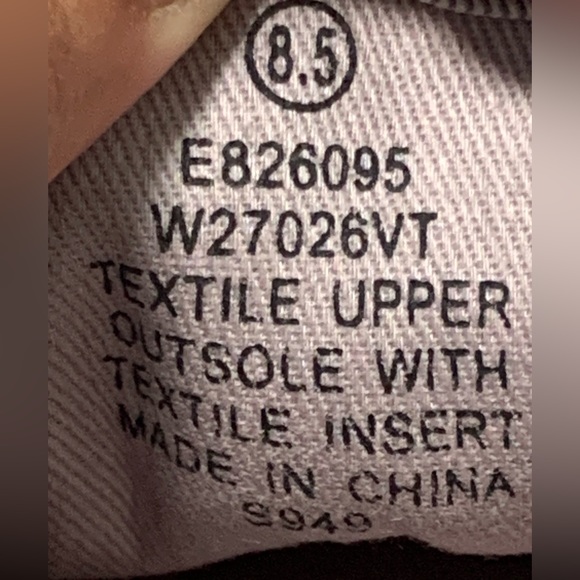 Brand new Tommy Bahama Slip on Sneakers. - Picture 9 of 9